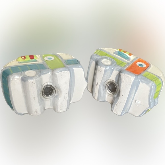 Beachcombers Campers Salt and Pepper Set Cream - Picture 5 of 5